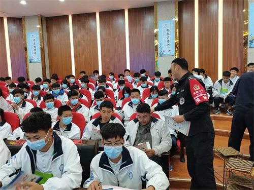 临沧临翔公安：精准“滴灌”助普法强基
